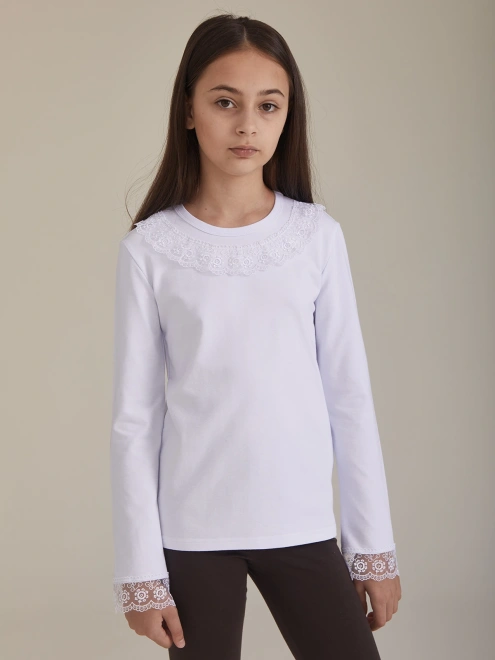 Лонгслив трикотажа с кружевом на горловине и рукавах