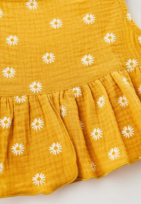 Костюм из муслина в горчичном цвете с ромашками