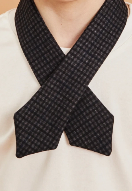 Галстук школьный на кнопке из неопрена в клетку