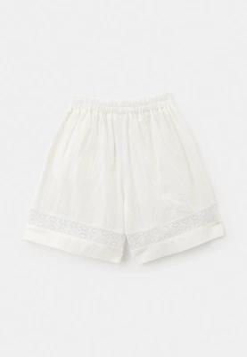 Костюм из майки и шорт