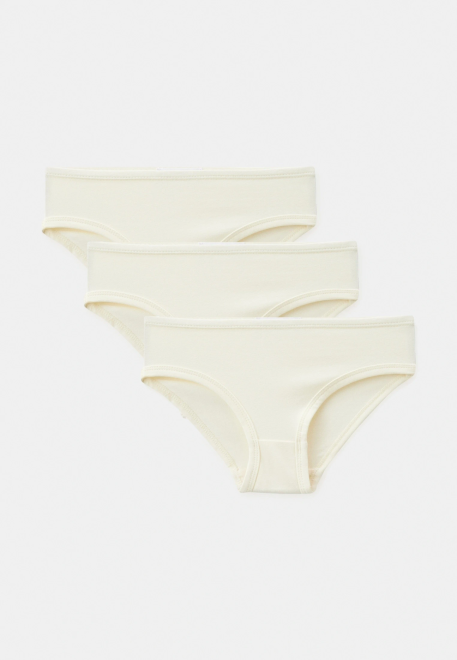 Комплект из нижнего белья молочного цвета