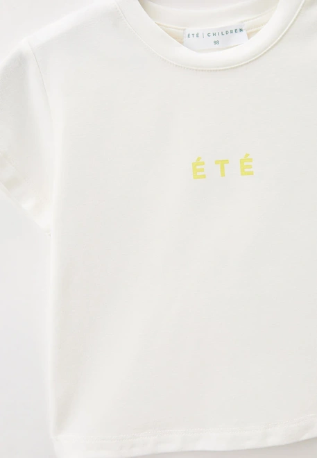 Футболка молочного цвете с лого 