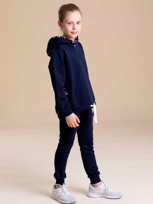 Костюм спортивный с оконтовкой из ткани в клетку