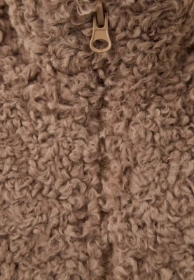 Жилет Балу из искусственного меха в светло-коричневом цвете Жилет Балу из искусственного меха в светло-коричневом цвете