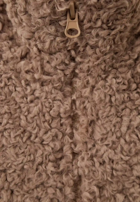 Жилет Балу из искусственного меха в светло-коричневом цвете