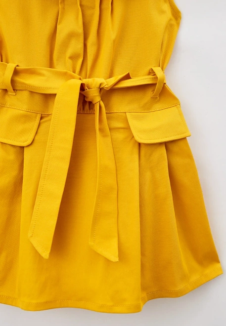 Платье короткое с круглым воротником и поясом