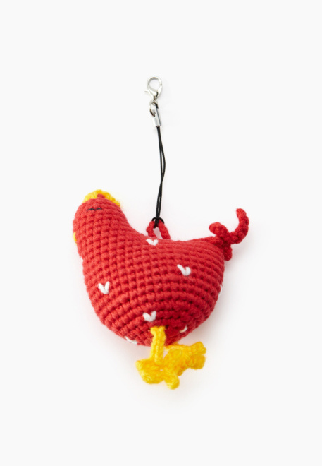 Брелок - курочка из пряжи в красном цвете