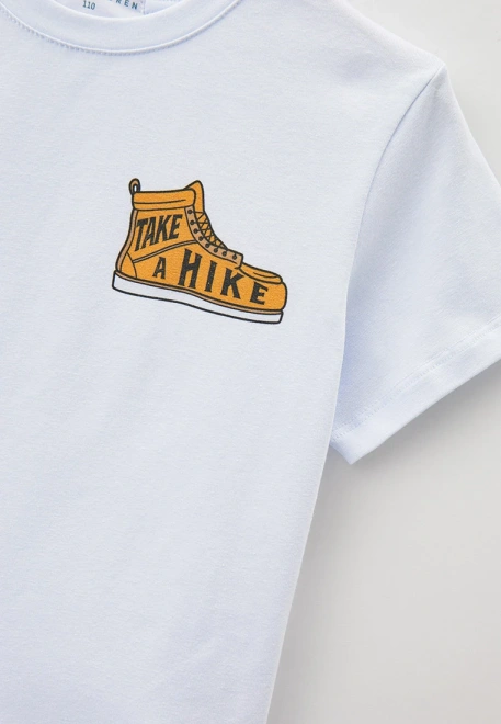 Футболка белая для мальчика с рисунком кеды Футболка белая для мальчика с рисунком кеды