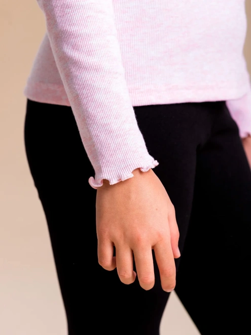 Водолазка из ткани в рубчик с небольшим утеплителем