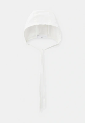 Комплект крестильный из платья, панталон и чепчика в белом цвете