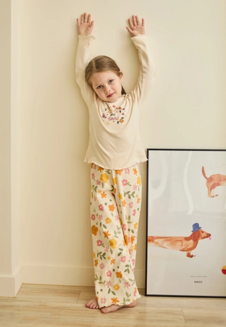 Пижама для девочек в молочном цвете