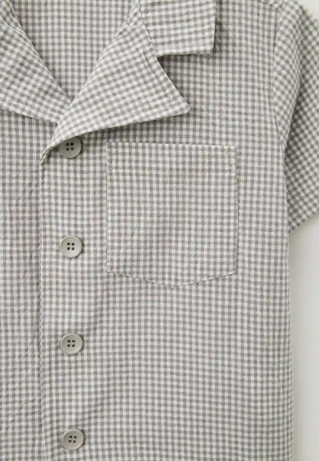 Костюм из рубашки и шорт