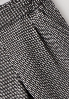 Брюки укороченные из мягкого костюмного трикотажа в мелкую клетку