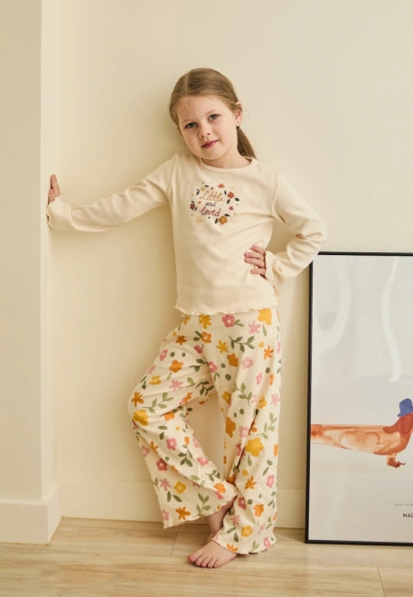 Пижама для девочек в молочном цвете