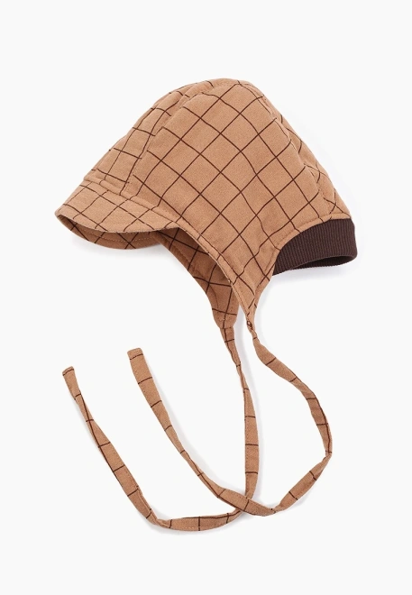 Шапка утепленная с козырьком и завязками 