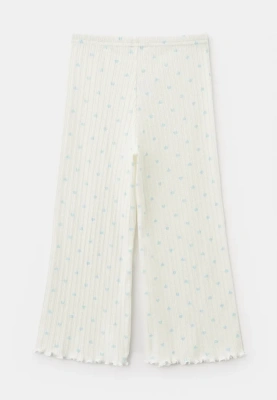 Комплект из футболки и брюк для девочек в белом цвете