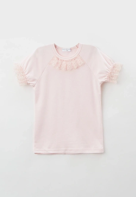Футболка школьная из мягкого трикотажа с кружевом на горловине и рукавах 