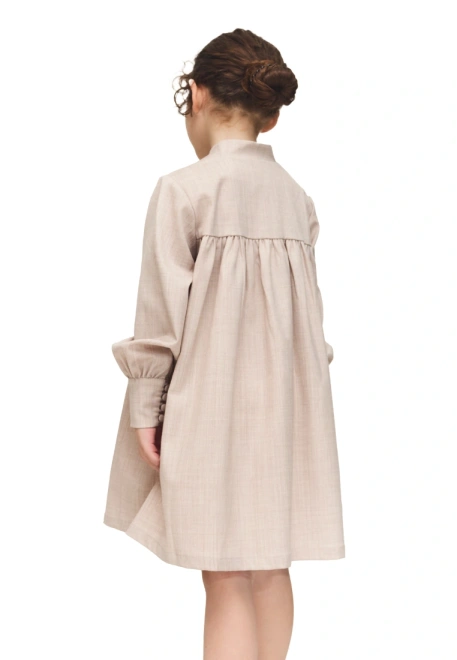 Платье из костюмной ткани в бежевом цвете