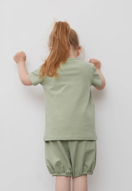 Комплект из футболки и шорт