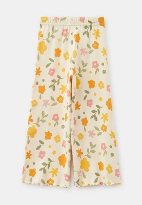 Пижама для девочек в молочном цвете