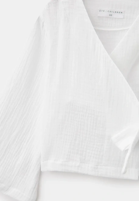 Костюм из блузки-кимоно и широких брюк из муслина