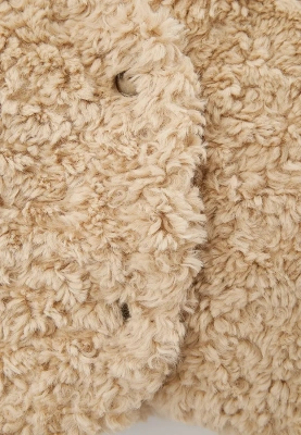 Жилет из искусственного меха в бежевом цвете Жилет из искусственного меха в бежевом цвете