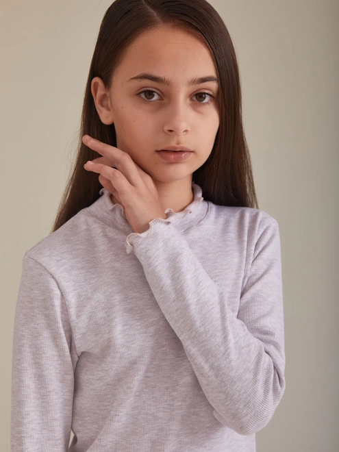 Водолазка прямого кроя из ткани в рубчик с небольшим утеплителем