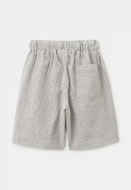 Костюм из рубашки и шорт