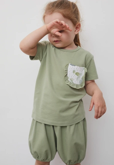 Комплект из футболки и шорт