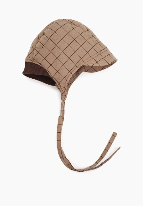 Шапка утепленная с козырьком и завязками