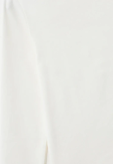 Водолазка прямого кроя их трикотажной ткани молочного цвета 