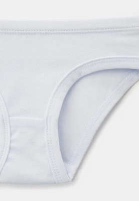 Комплект нижнего белья из трех штук в белом цвете